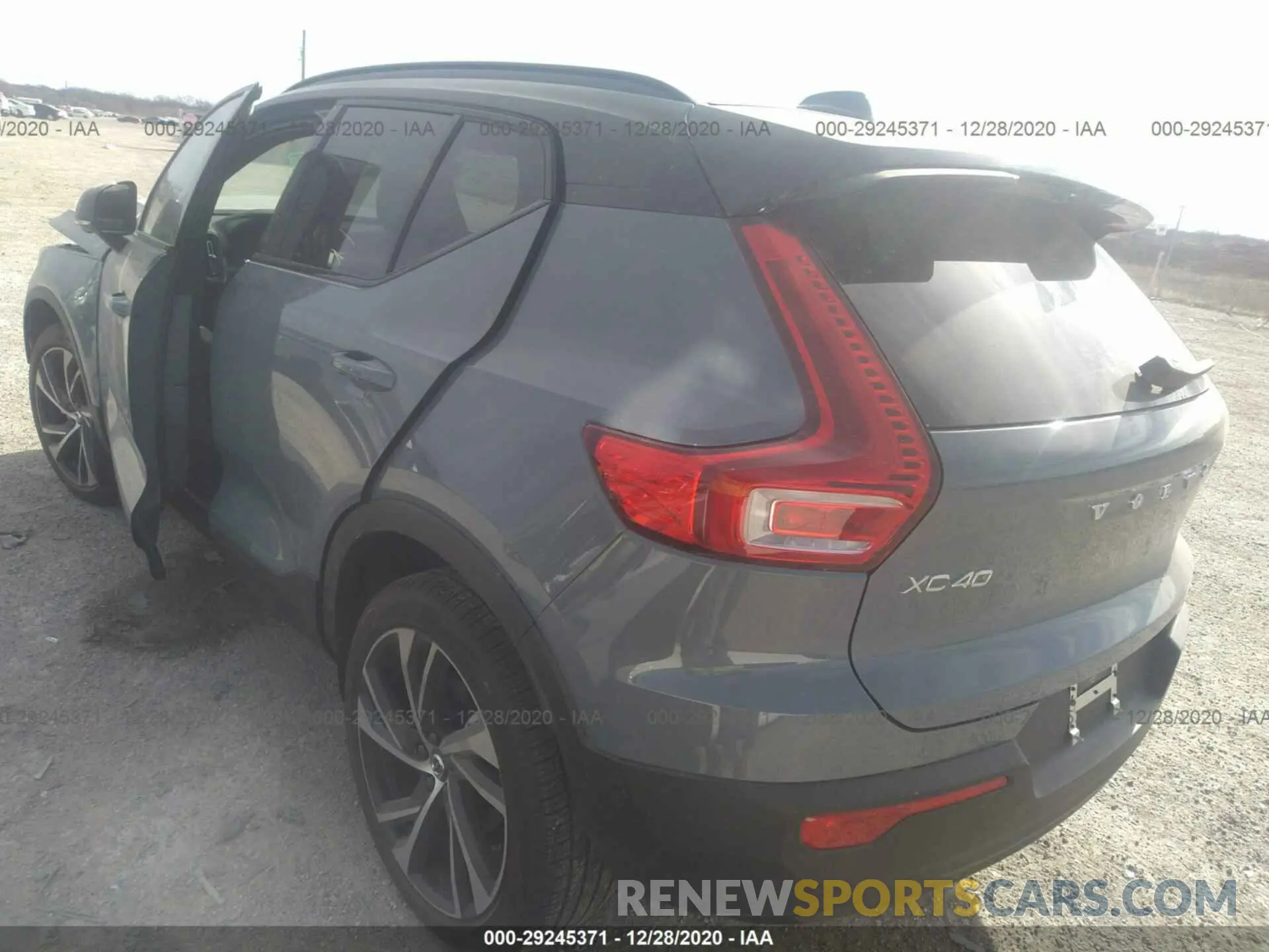 3 Photograph of a damaged car YV4162UM0M2427536 VOLVO XC40 2021