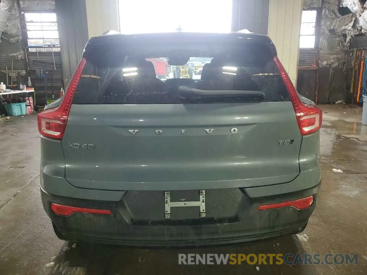 6 Фотография поврежденного автомобиля YV4162UM0M2585469 VOLVO XC40 2021