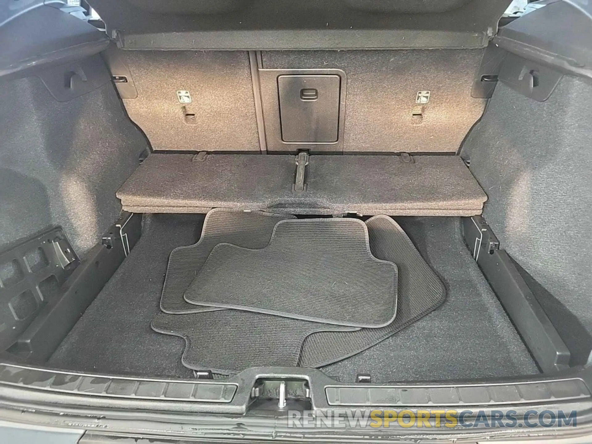 25 Фотография поврежденного автомобиля YV4162UM2M2602028 VOLVO XC40 2021