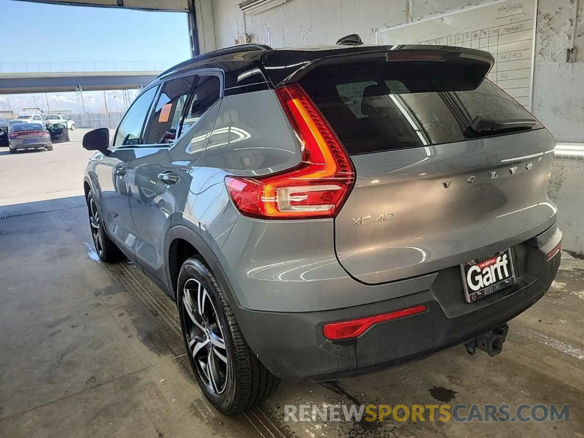 6 Фотография поврежденного автомобиля YV4162UM2M2602028 VOLVO XC40 2021