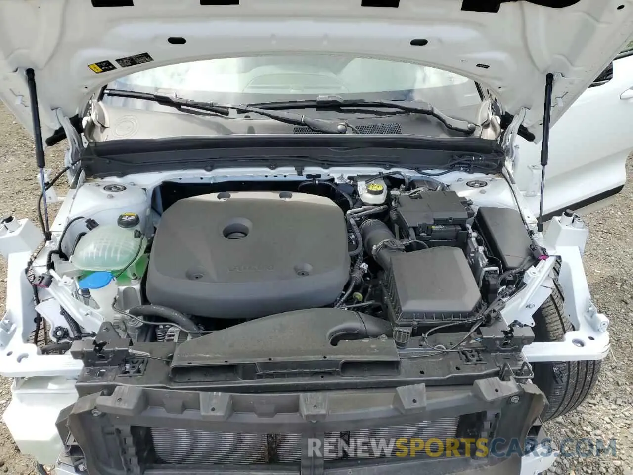 12 Photograph of a damaged car YV4162UM5M2604744 VOLVO XC40 2021