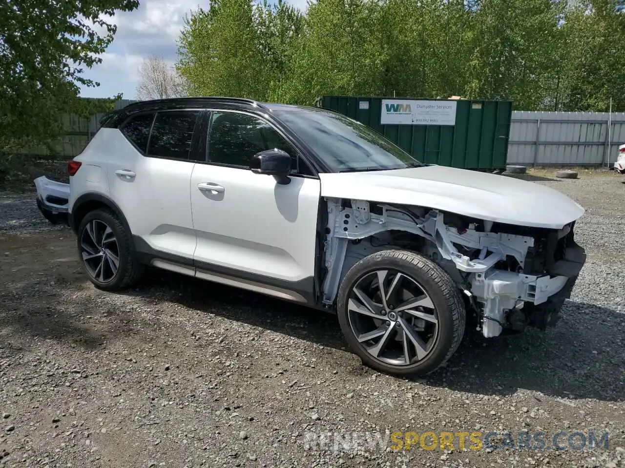 4 Photograph of a damaged car YV4162UM5M2604744 VOLVO XC40 2021