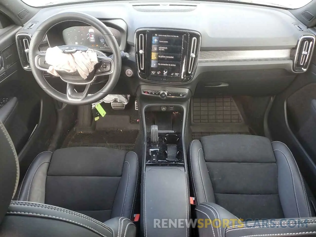 8 Photograph of a damaged car YV4162UM6M2547969 VOLVO XC40 2021
