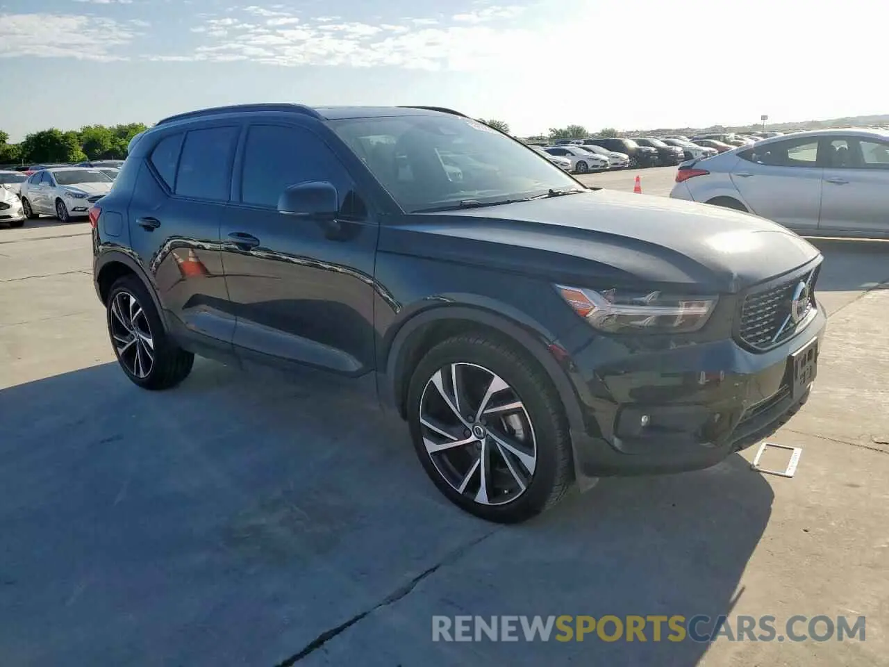 4 Photograph of a damaged car YV4162UMXM2455151 VOLVO XC40 2021
