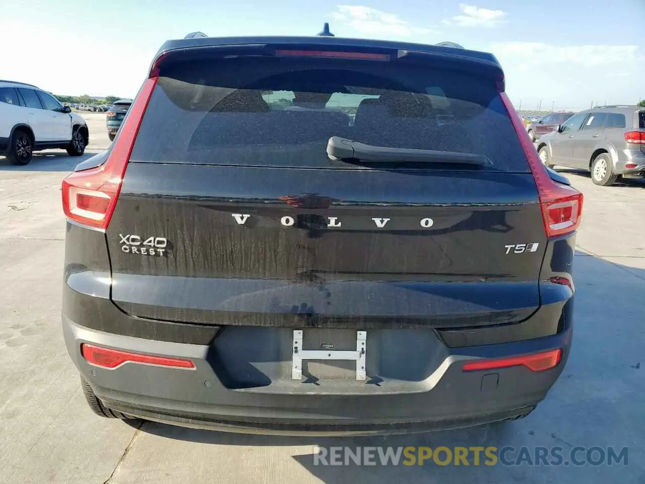 6 Photograph of a damaged car YV4162UMXM2455151 VOLVO XC40 2021