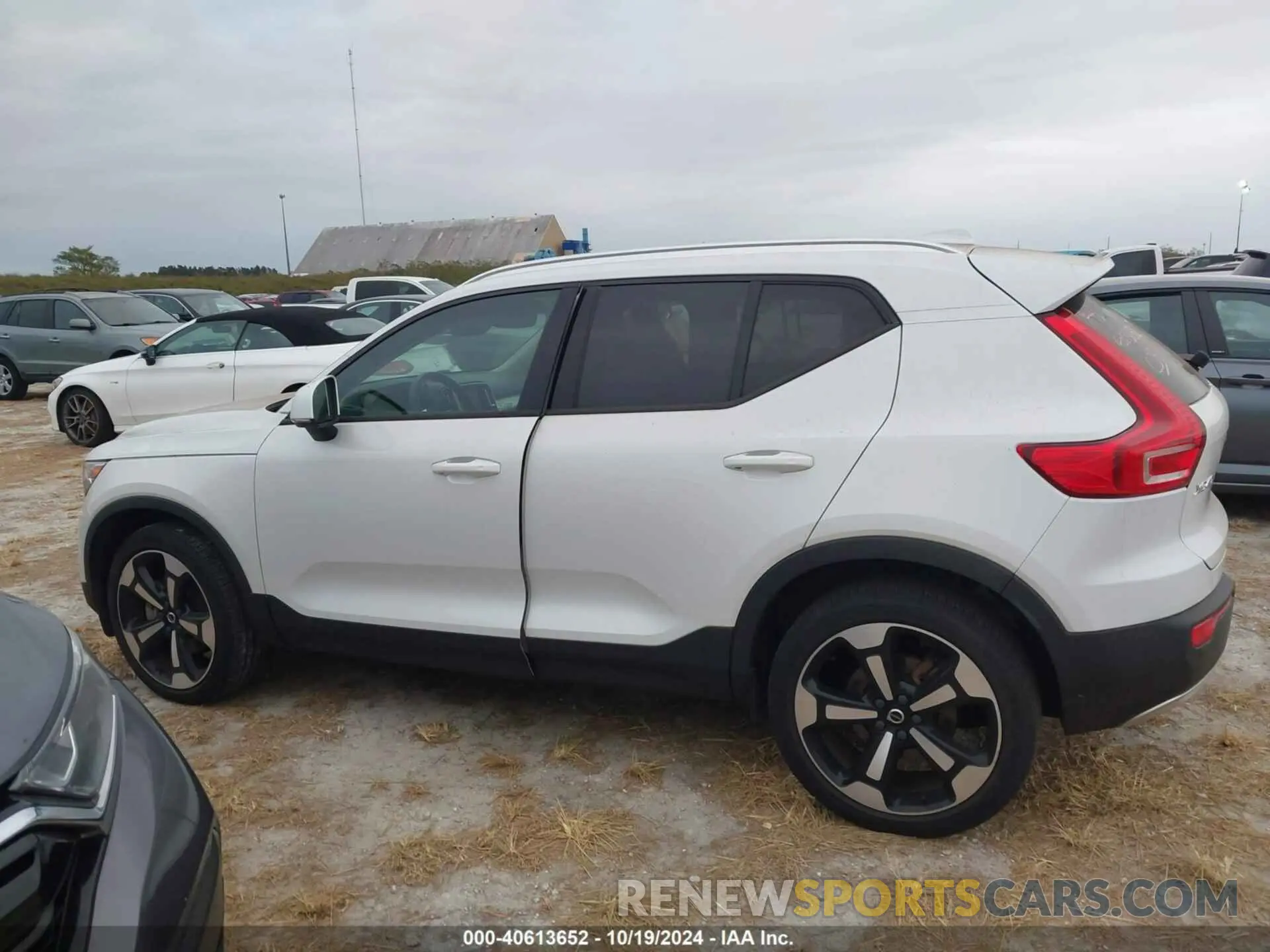 13 Photograph of a damaged car YV4AC2HK0M2490363 VOLVO XC40 2021