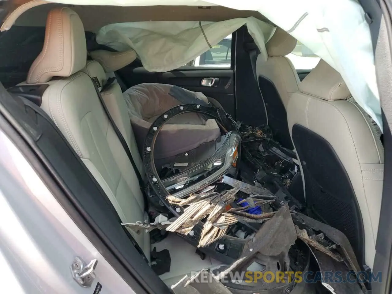 6 Фотография поврежденного автомобиля YV4AC2HK1M2475614 VOLVO XC40 2021