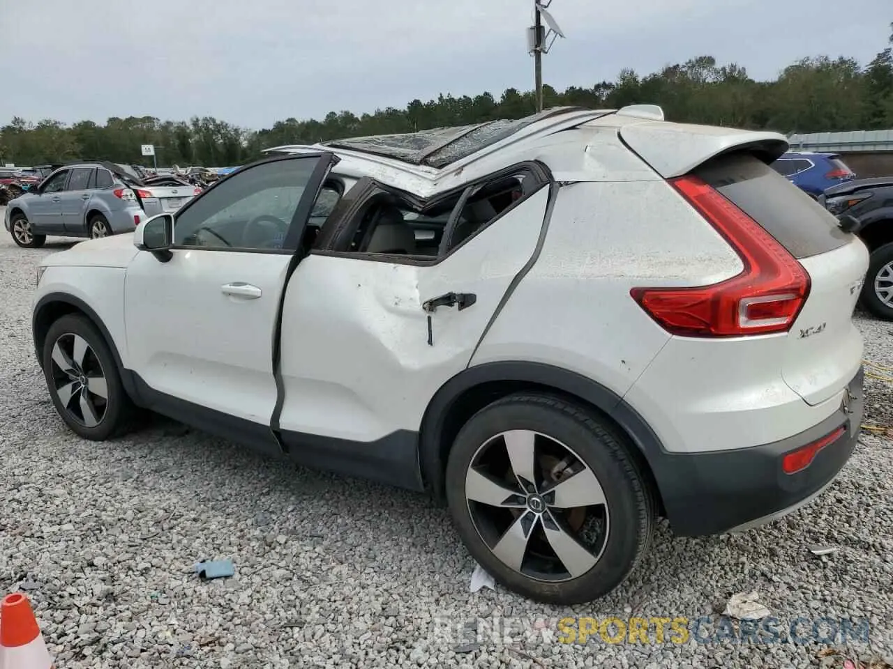 2 Photograph of a damaged car YV4AC2HK5M2475938 VOLVO XC40 2021