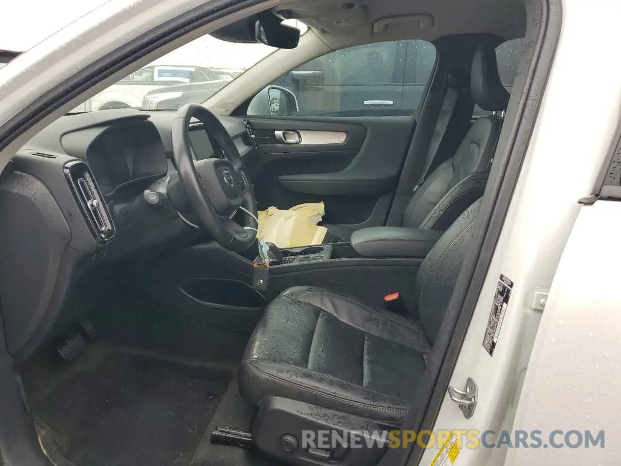 7 Фотография поврежденного автомобиля YV4AC2HK5M2602249 VOLVO XC40 2021