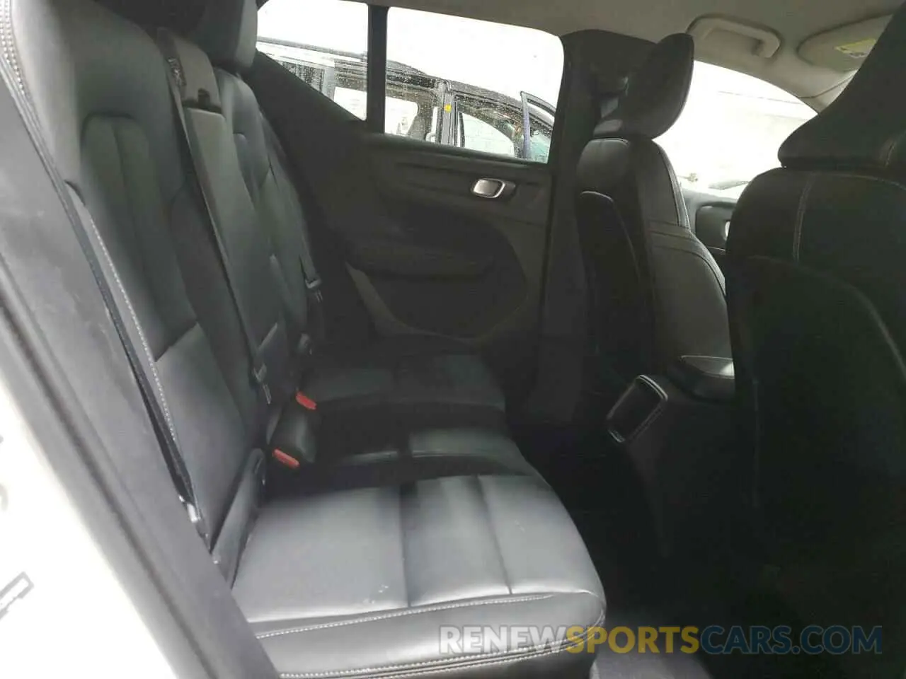 11 Photograph of a damaged car YV4AC2HK8M2603055 VOLVO XC40 2021