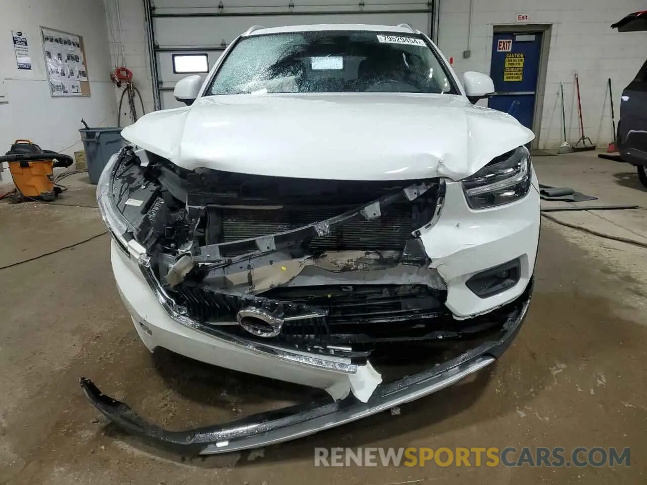 5 Photograph of a damaged car YV4AC2HK8M2603055 VOLVO XC40 2021