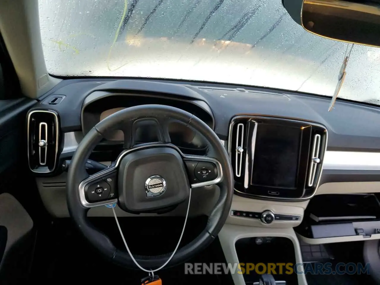 8 Photograph of a damaged car YV4AC2HKXM2430316 VOLVO XC40 2021