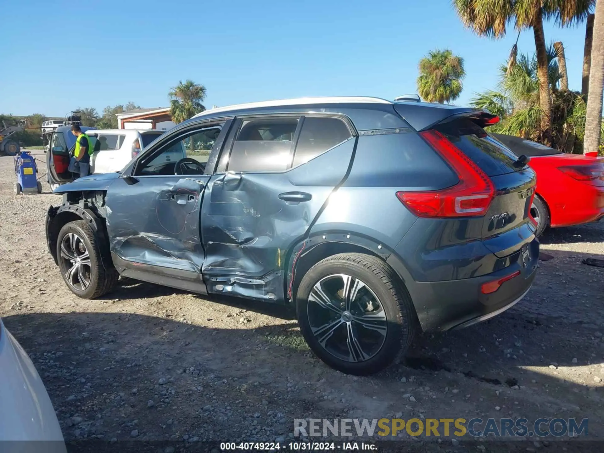 14 Photograph of a damaged car YV4AC2HL8M2490927 VOLVO XC40 2021
