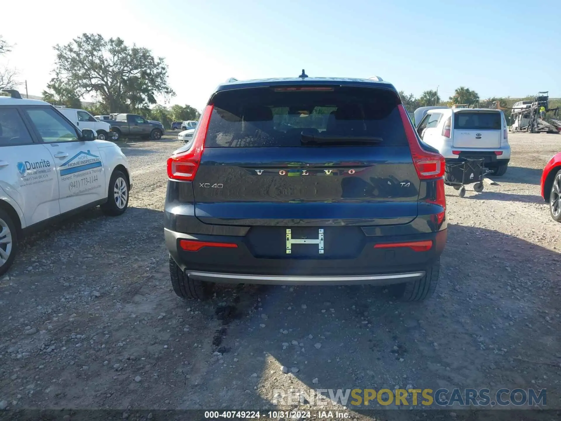 16 Photograph of a damaged car YV4AC2HL8M2490927 VOLVO XC40 2021