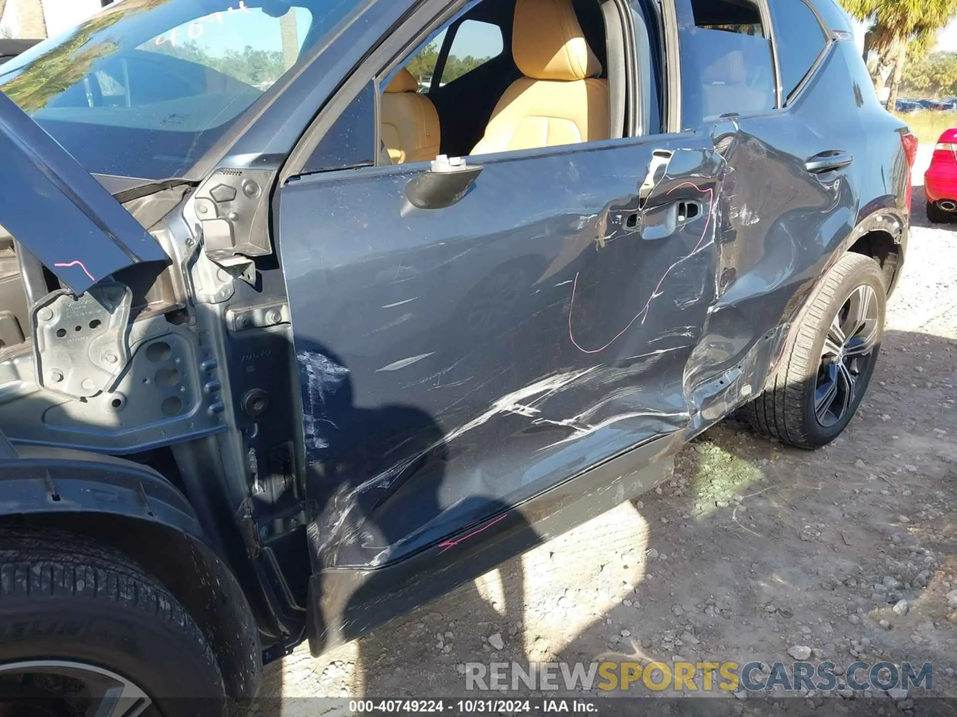 6 Photograph of a damaged car YV4AC2HL8M2490927 VOLVO XC40 2021