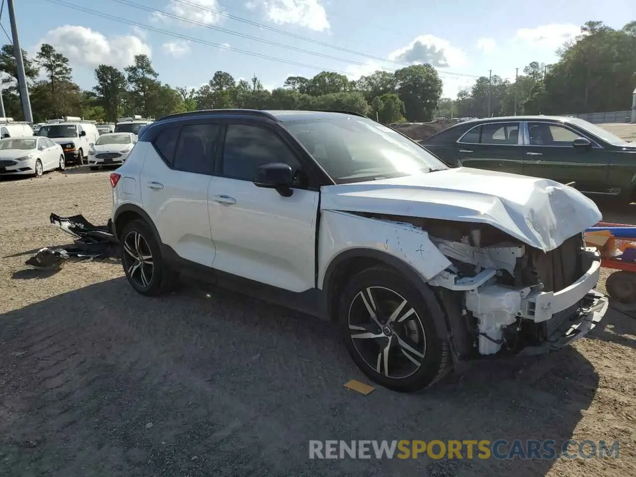 4 Photograph of a damaged car YV4AC2HM3M2537869 VOLVO XC40 2021