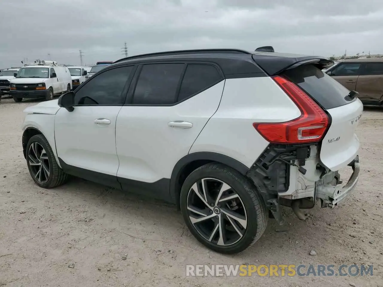 2 Photograph of a damaged car YV4AC2HM8M2414648 VOLVO XC40 2021