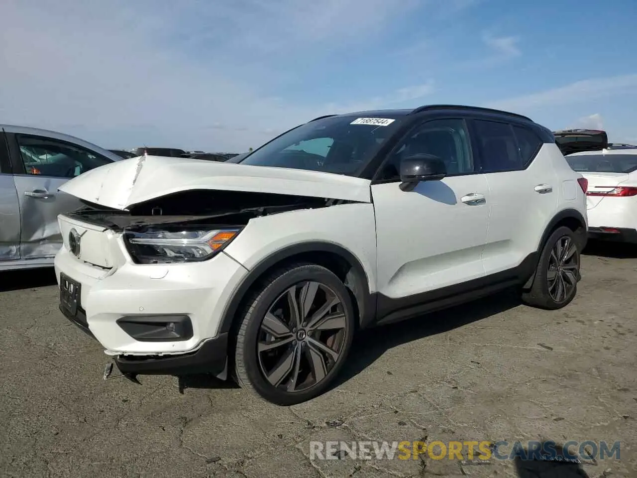 1 Photograph of a damaged car YV4ED3UR8M2572347 VOLVO XC40 2021