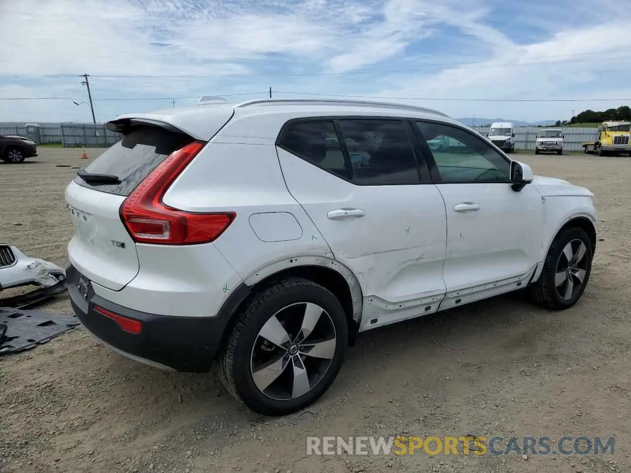 3 Фотография поврежденного автомобиля YV4162UK0N2647095 VOLVO XC40 2022