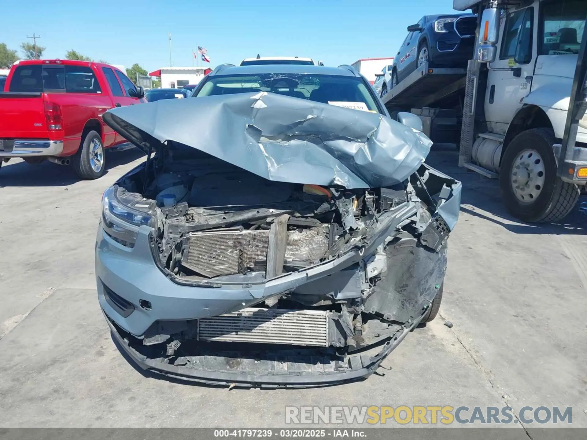 13 Фотография поврежденного автомобиля YV4162UK1N2785311 VOLVO XC40 2022
