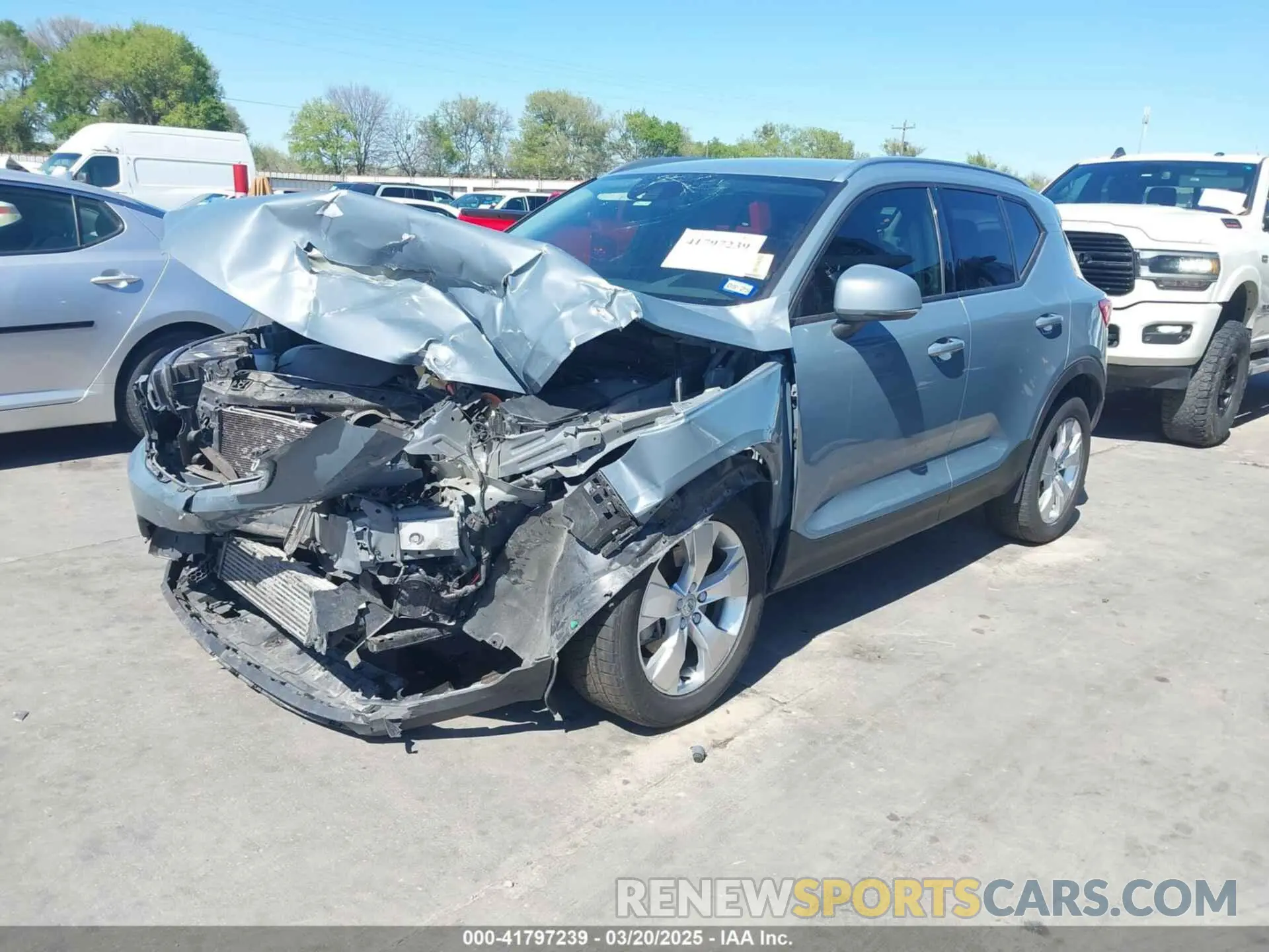 2 Фотография поврежденного автомобиля YV4162UK1N2785311 VOLVO XC40 2022