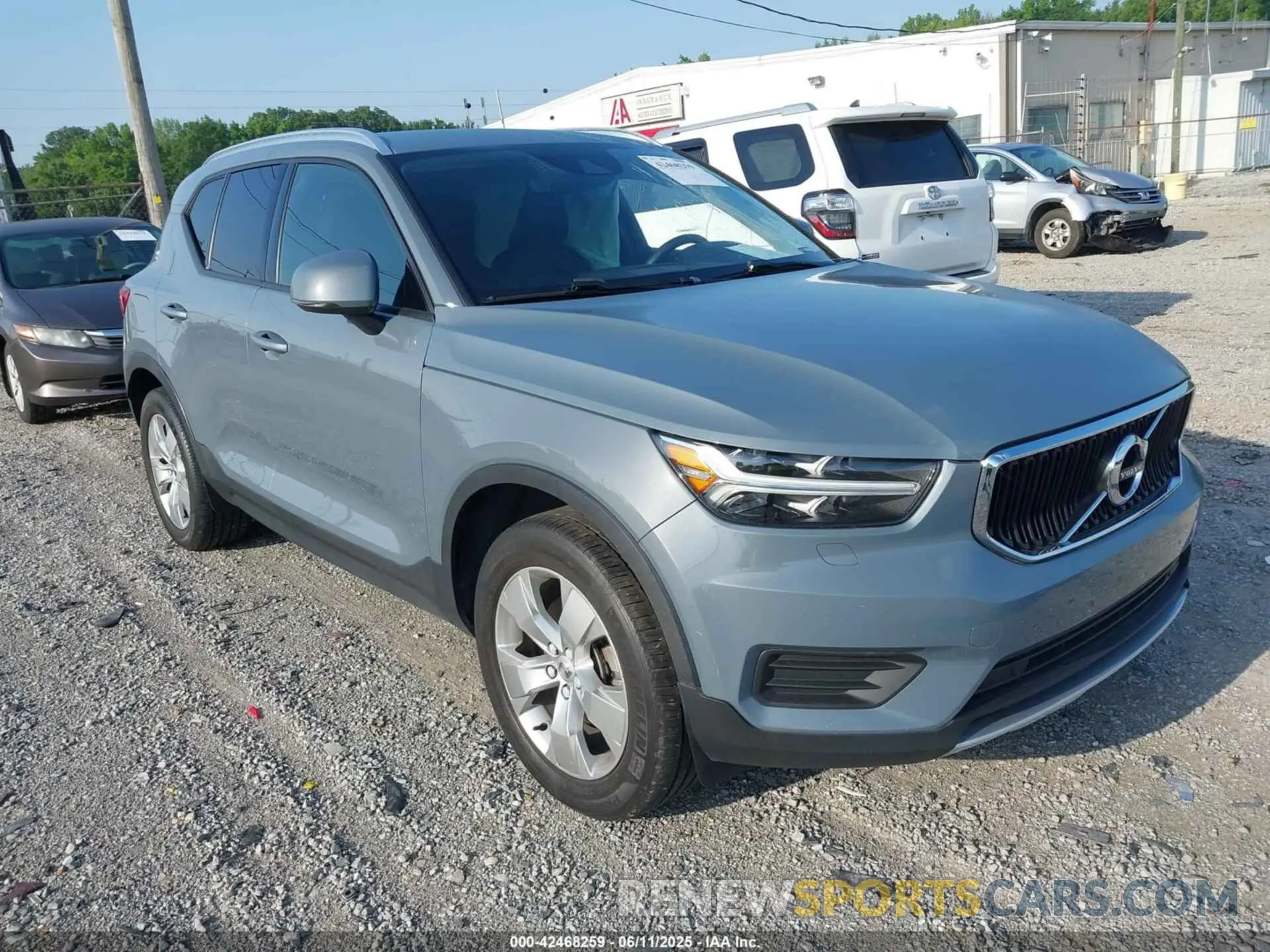 1 Photograph of a damaged car YV4162UK3N2758515 VOLVO XC40 2022