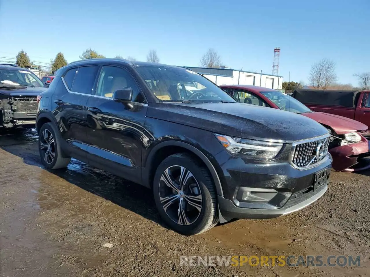 4 Photograph of a damaged car YV4162UL3N2776778 VOLVO XC40 2022