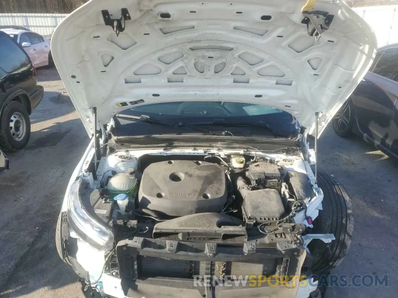 12 Фотография поврежденного автомобиля YV4162UM0N2725201 VOLVO XC40 2022