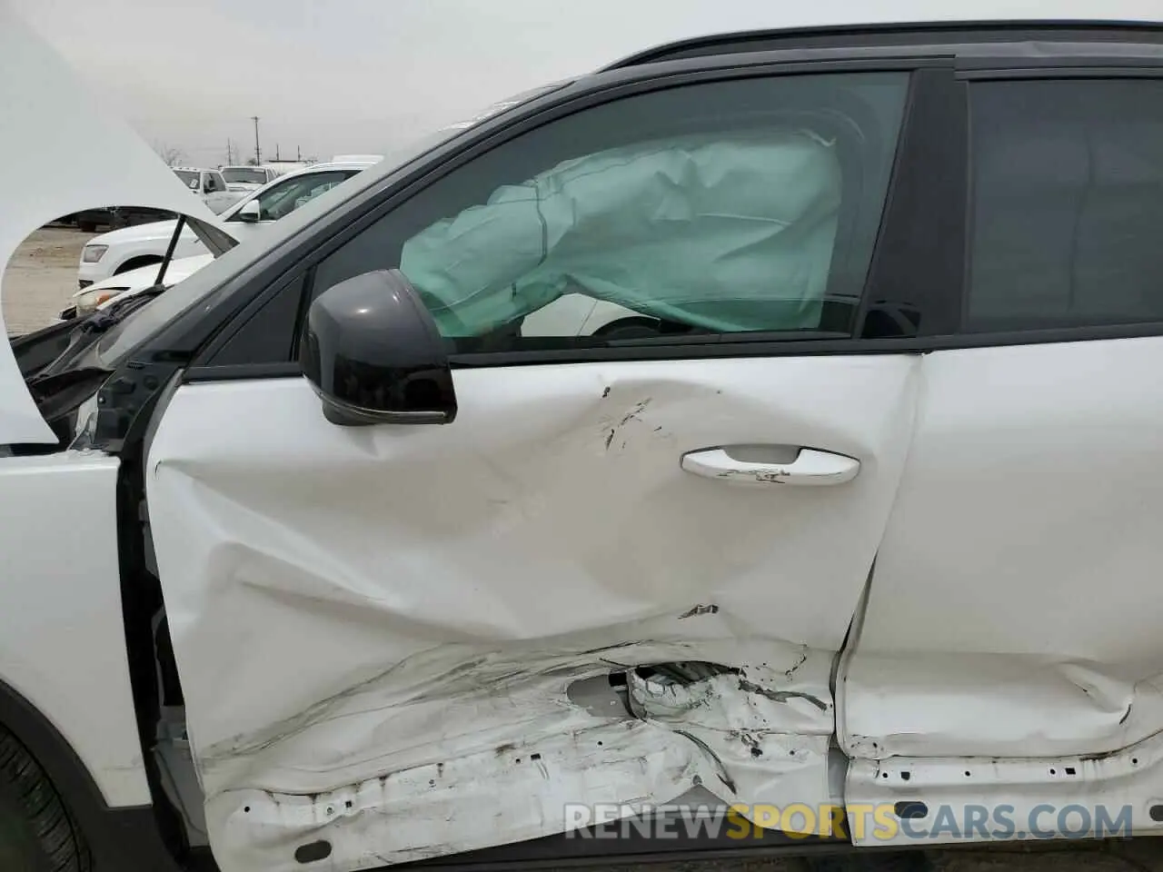 7 Photograph of a damaged car YV4162UM1N2648449 VOLVO XC40 2022