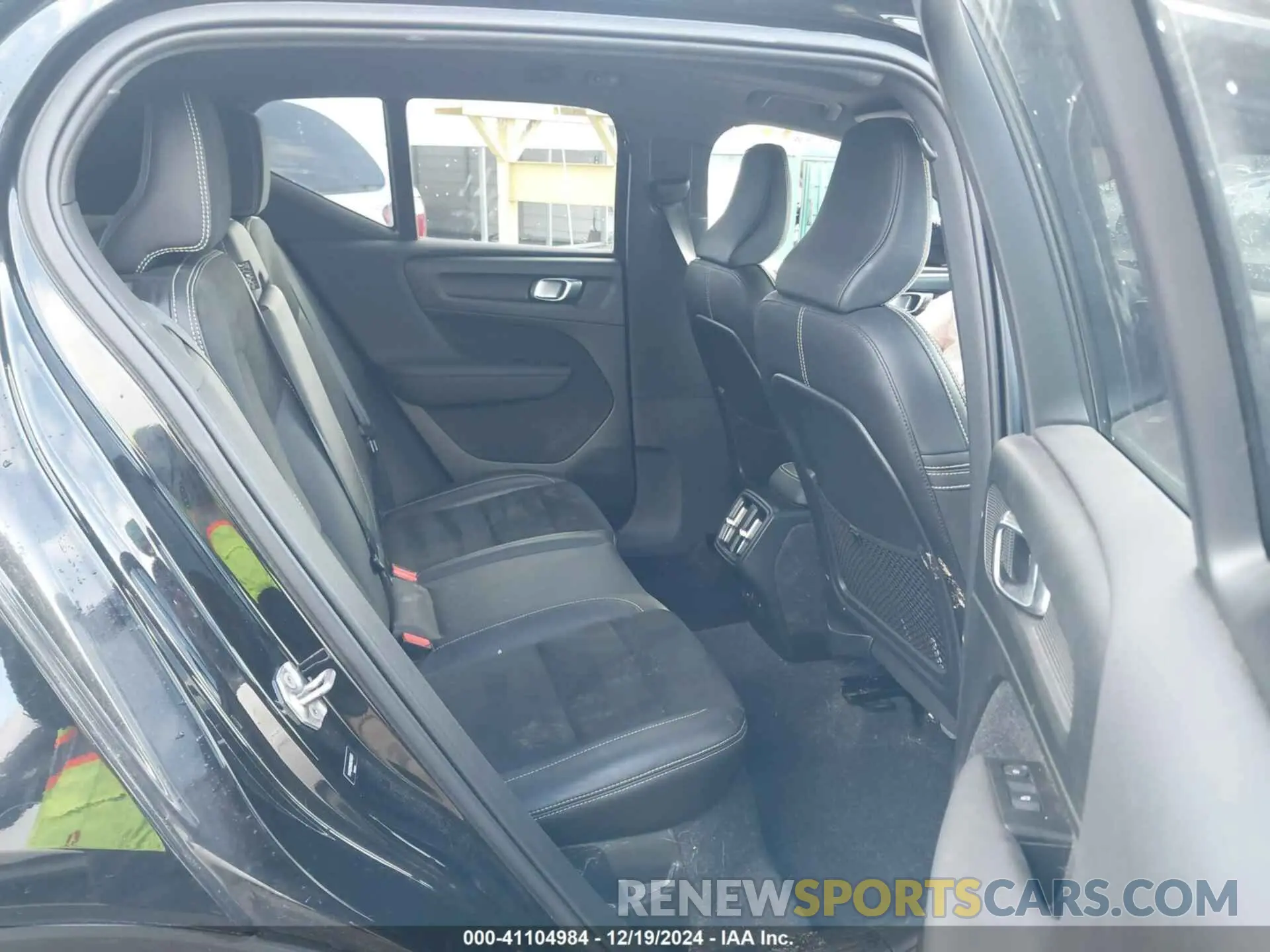 8 Фотография поврежденного автомобиля YV4162UMXN2649261 VOLVO XC40 2022