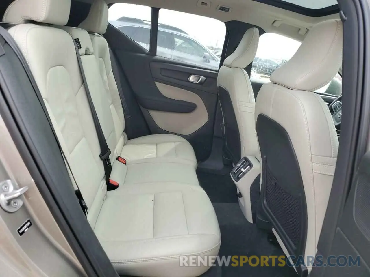 10 Photograph of a damaged car YV4AC2HK9N2775080 VOLVO XC40 2022