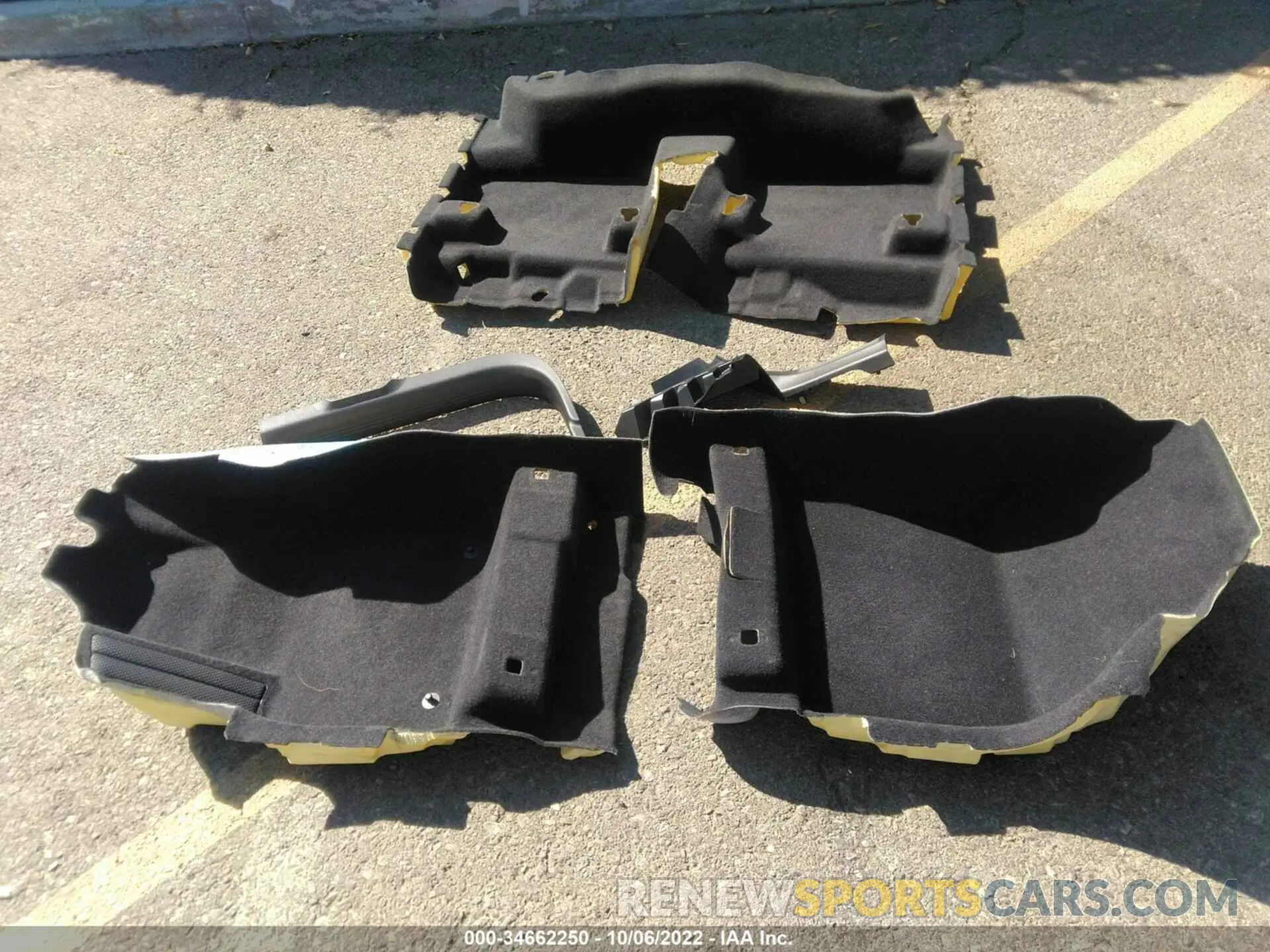 12 Photograph of a damaged car YV4AC2HL2N2744908 VOLVO XC40 2022