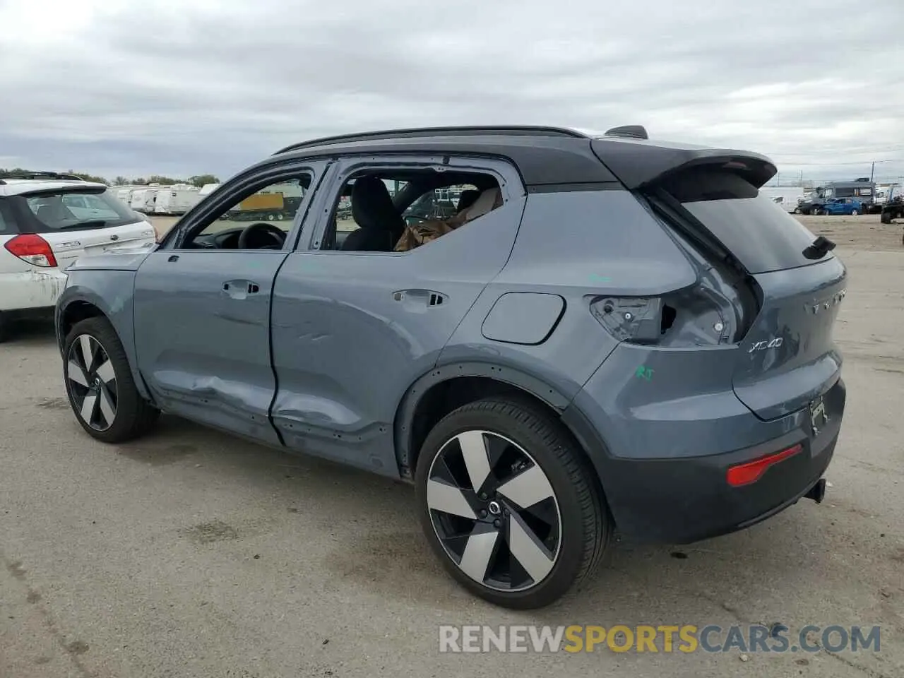 2 Фотография поврежденного автомобиля YV4ED3UM8P2961627 VOLVO XC40 2023