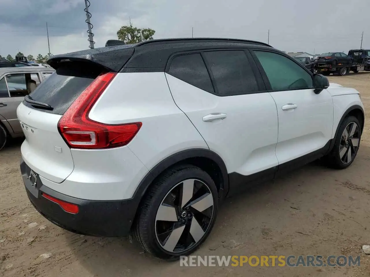 3 Photograph of a damaged car YV4ED3UM9P2982888 VOLVO XC40 2023