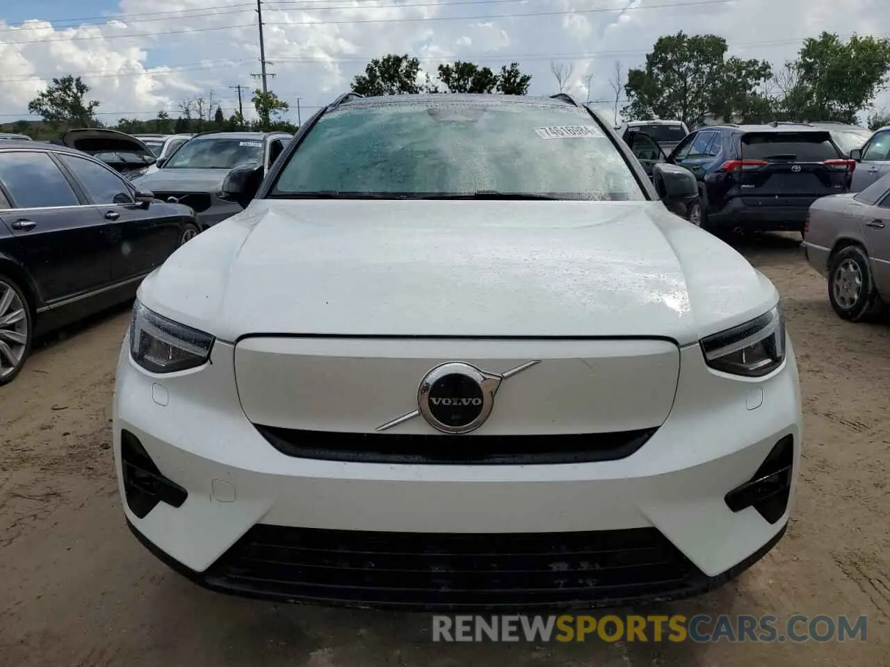 5 Photograph of a damaged car YV4ED3UM9P2982888 VOLVO XC40 2023