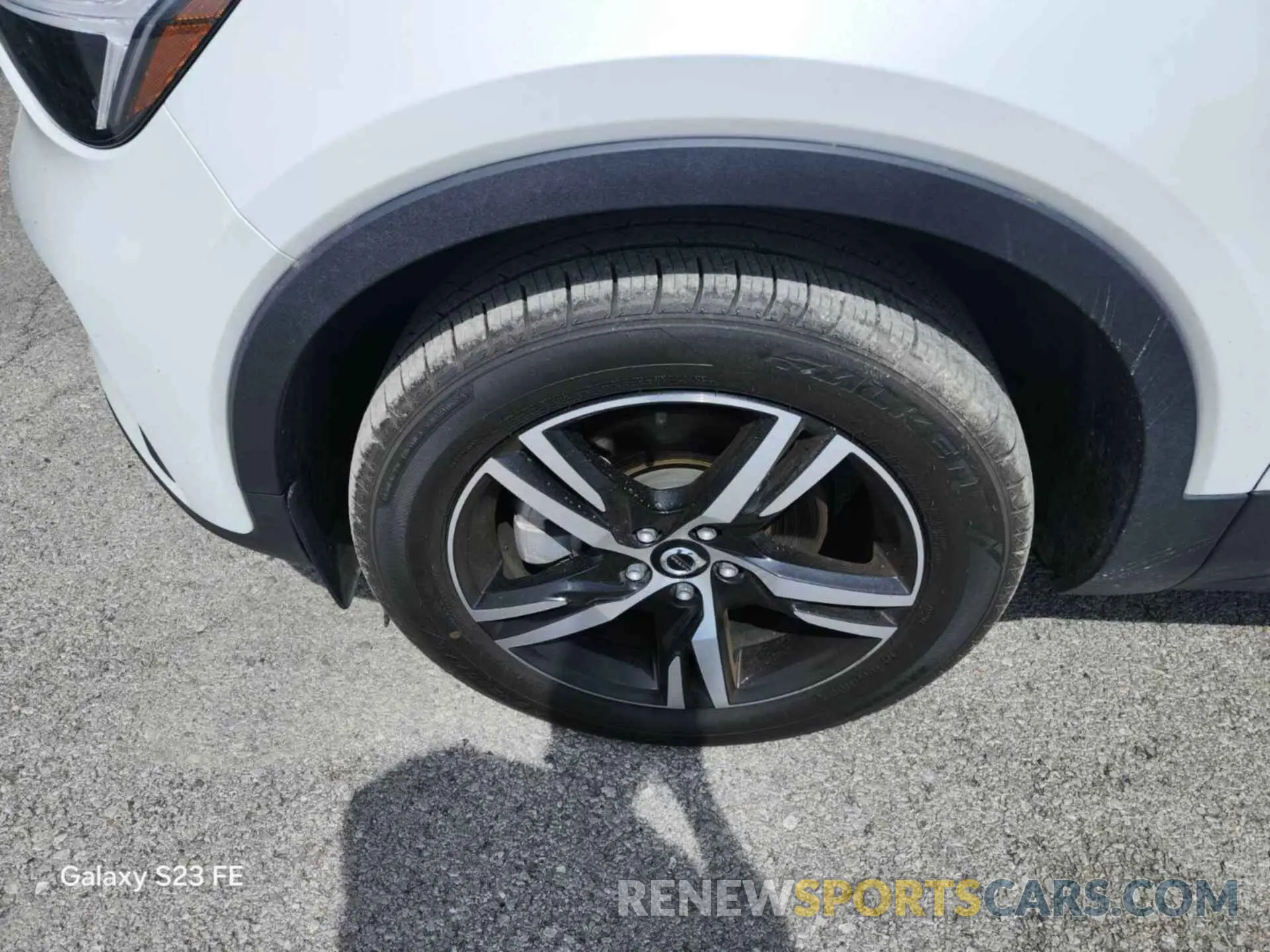 12 Photograph of a damaged car YV4K92HK1P2058873 VOLVO XC40 2023