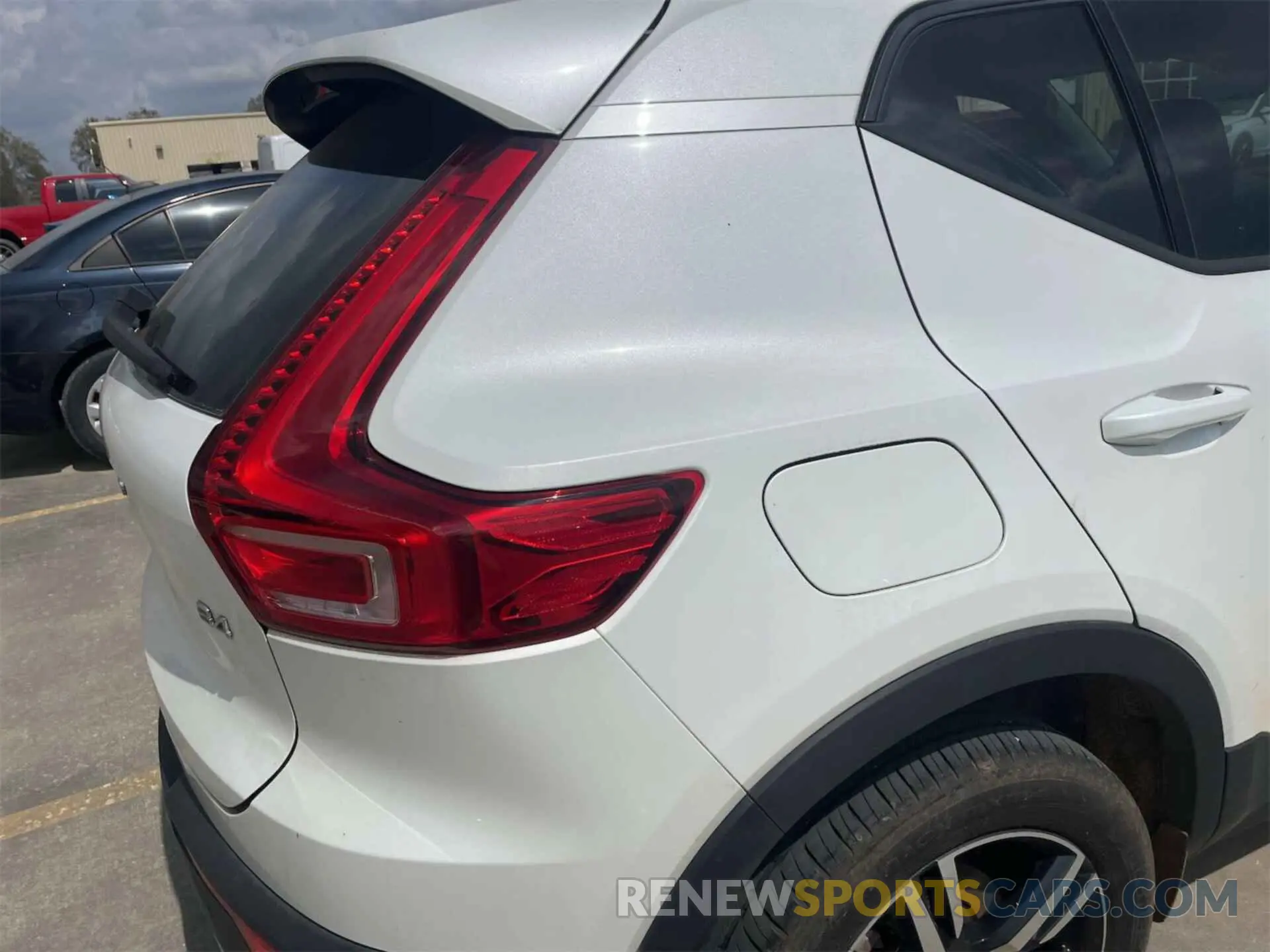 13 Photograph of a damaged car YV4K92HKXP2060377 VOLVO XC40 2023