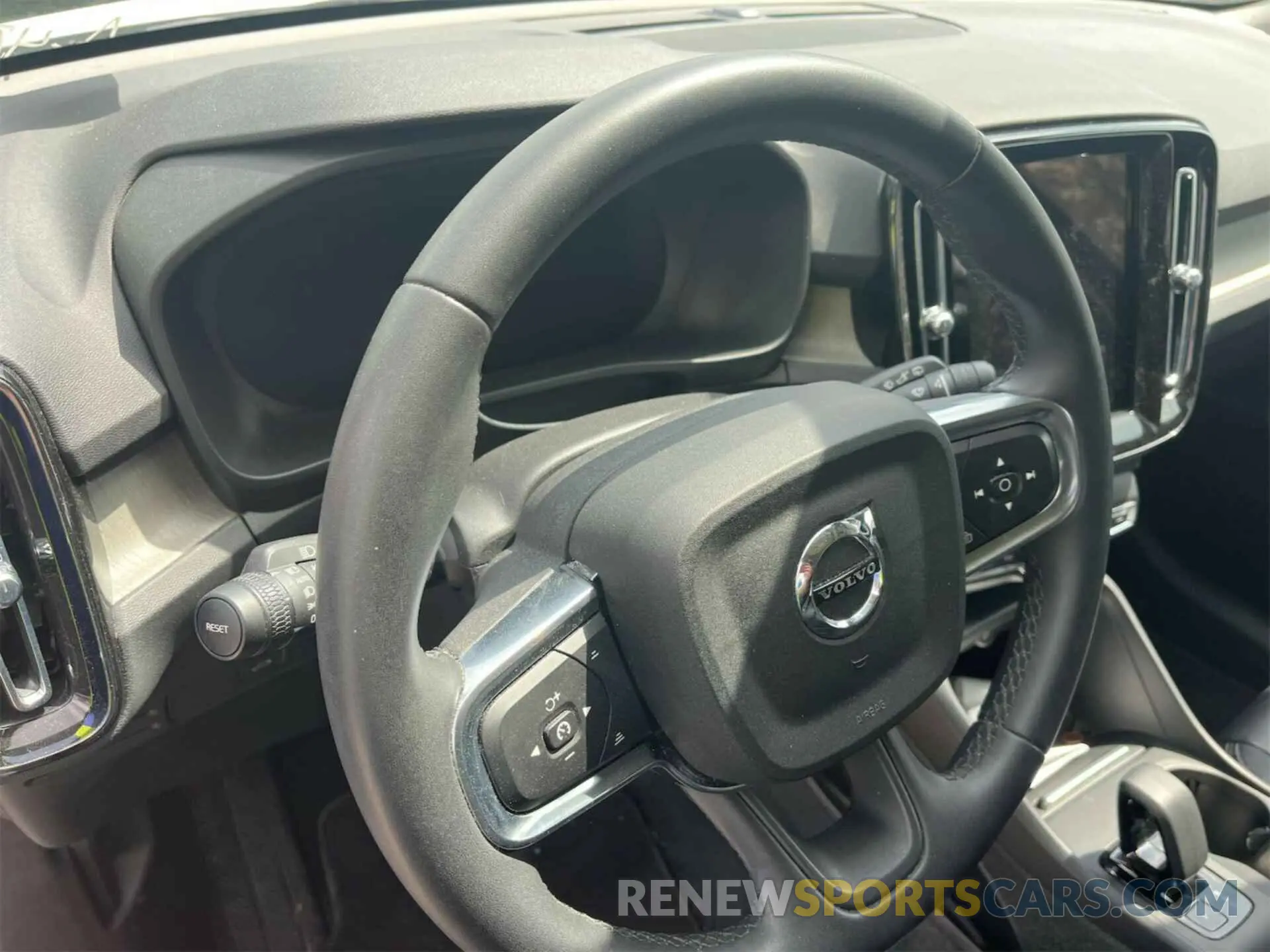 4 Photograph of a damaged car YV4K92HKXP2060377 VOLVO XC40 2023