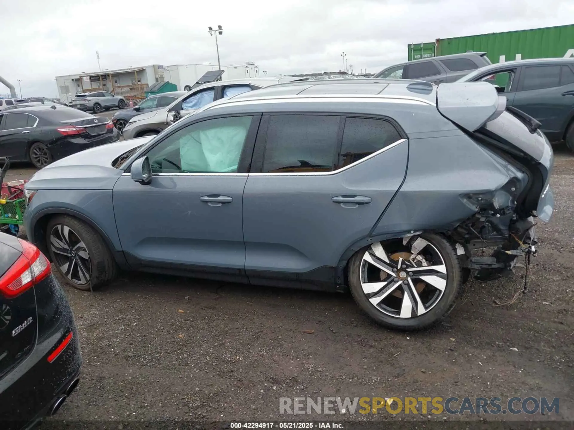 14 Photograph of a damaged car YV4L12UAXP2025895 VOLVO XC40 2023