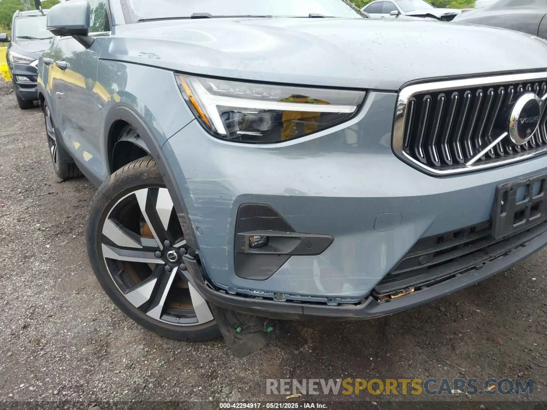 19 Photograph of a damaged car YV4L12UAXP2025895 VOLVO XC40 2023