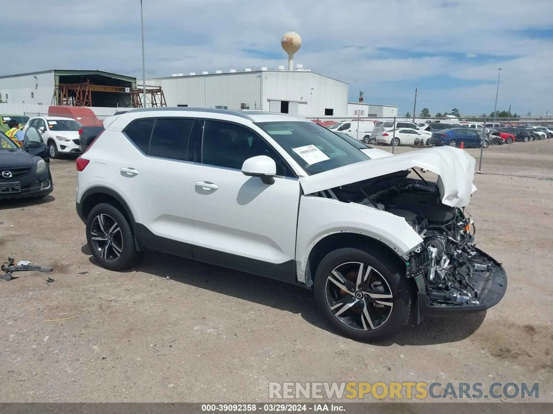 1 Фотография поврежденного автомобиля YV4L12UE1P2029854 VOLVO XC40 2023