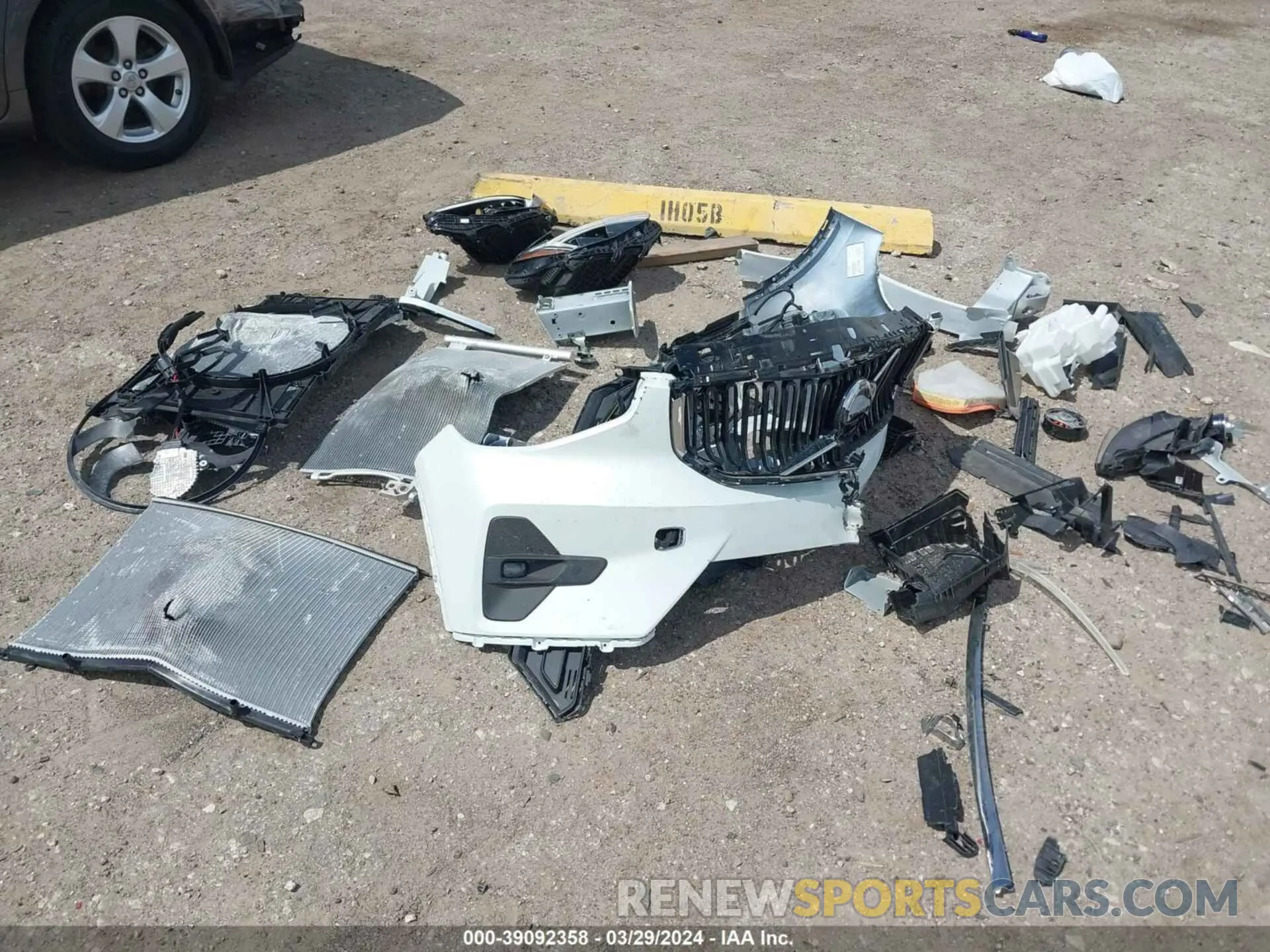 12 Фотография поврежденного автомобиля YV4L12UE1P2029854 VOLVO XC40 2023