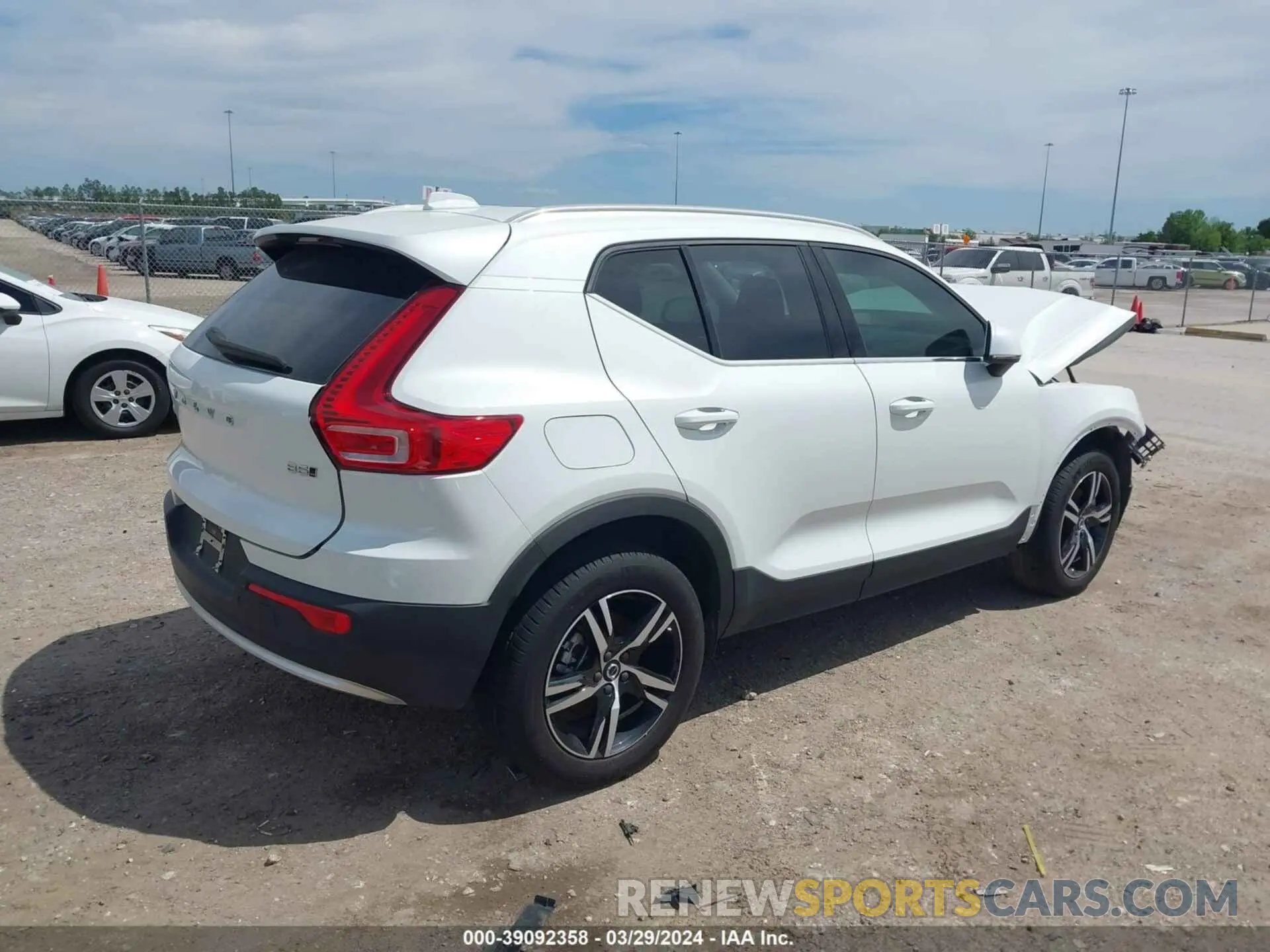 4 Фотография поврежденного автомобиля YV4L12UE1P2029854 VOLVO XC40 2023