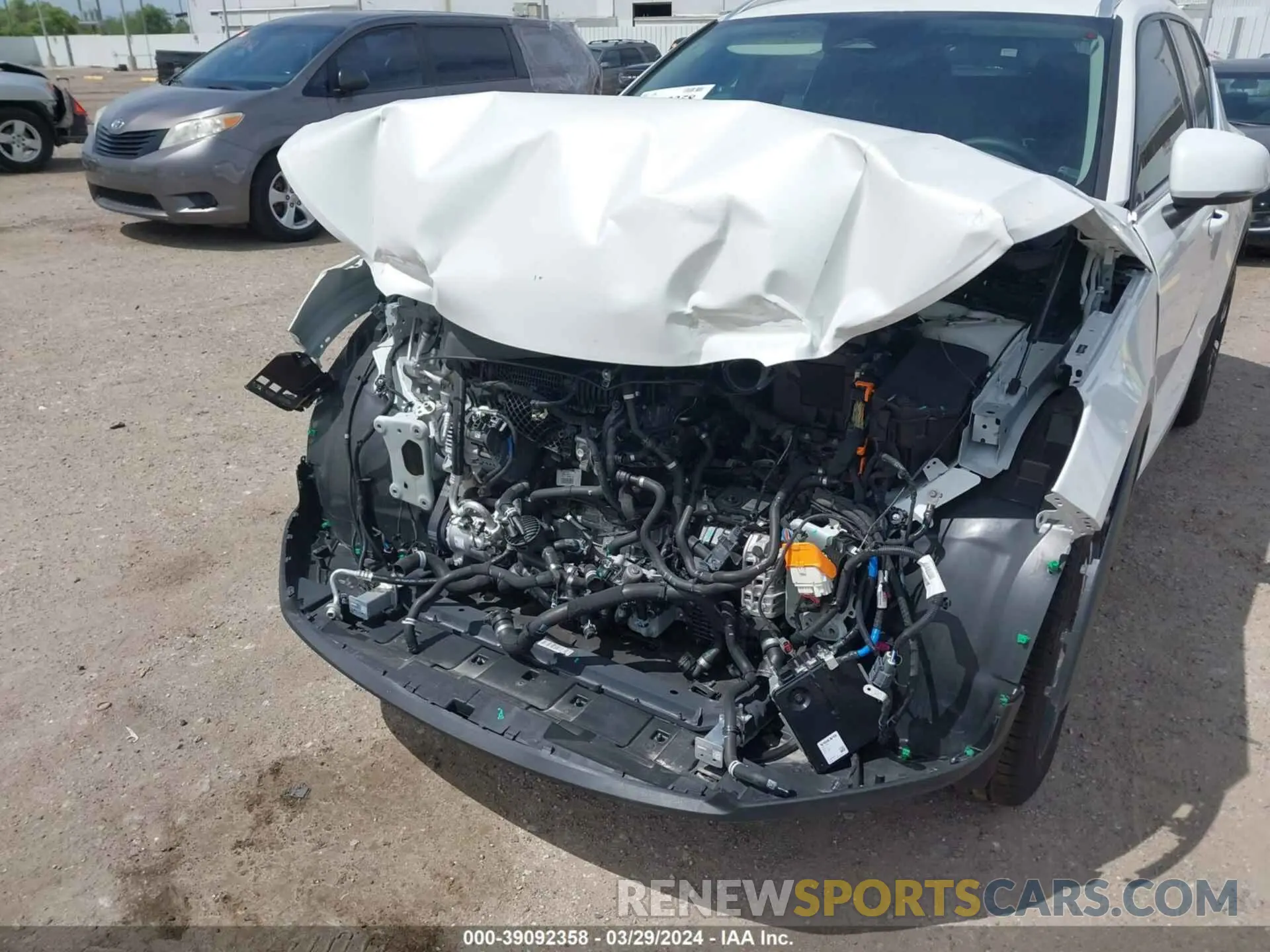 6 Фотография поврежденного автомобиля YV4L12UE1P2029854 VOLVO XC40 2023