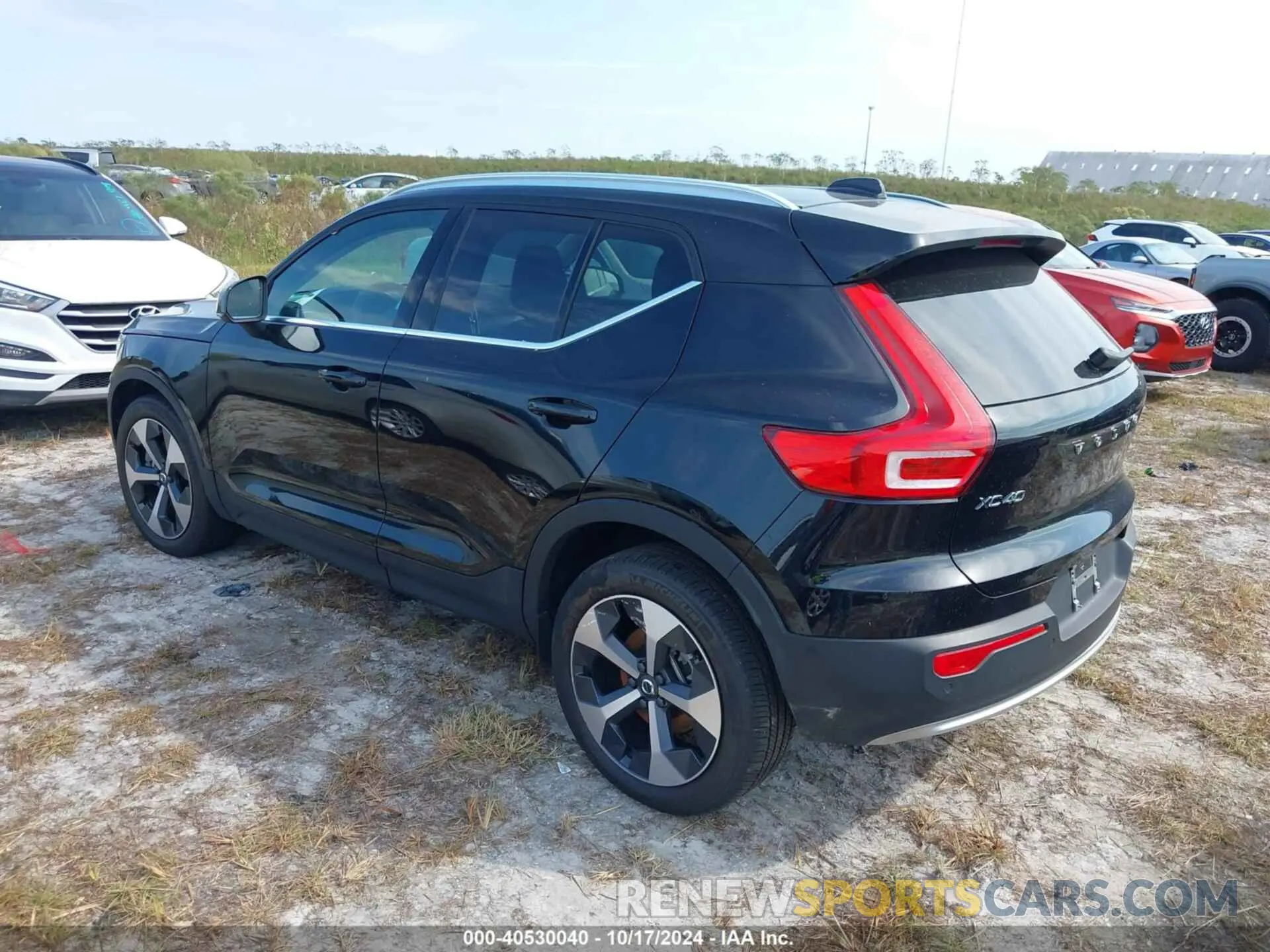 3 Photograph of a damaged car YV4L12UN3P2915822 VOLVO XC40 2023