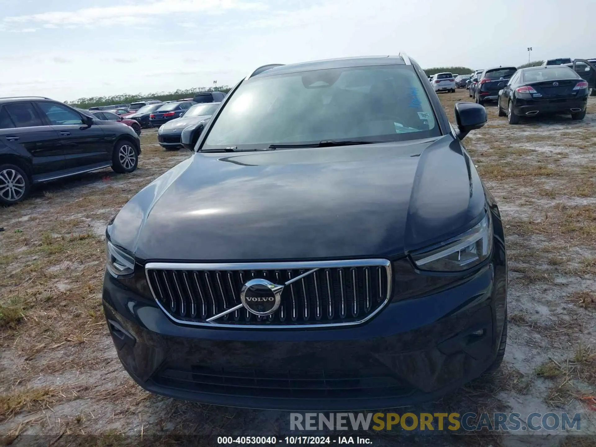 6 Photograph of a damaged car YV4L12UN3P2915822 VOLVO XC40 2023