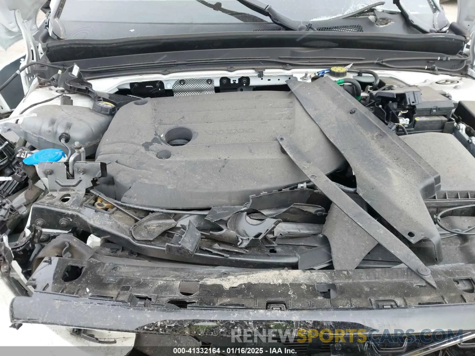 10 Photograph of a damaged car YV4L12UW4P2103325 VOLVO XC40 2023