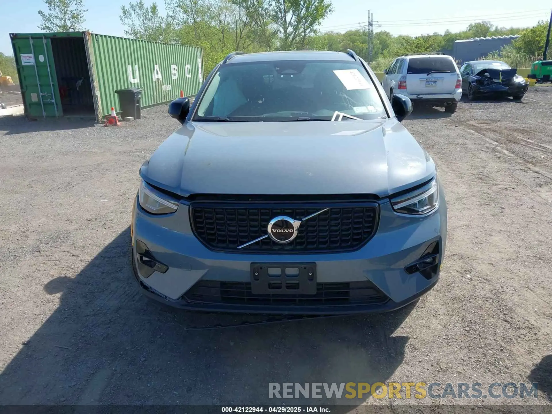 12 Photograph of a damaged car YV4L12UW6P2091677 VOLVO XC40 2023
