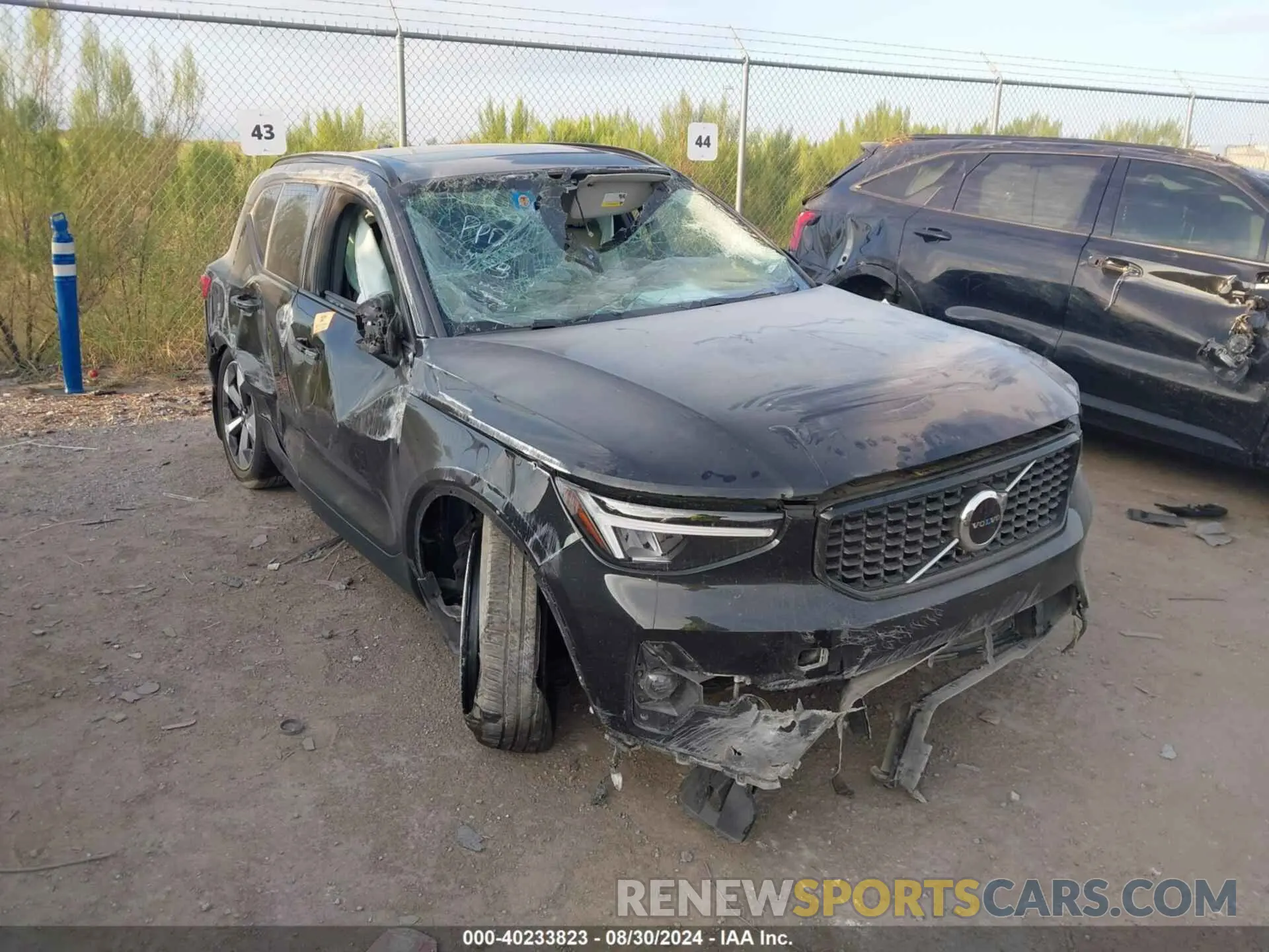 1 Фотография поврежденного автомобиля YV4L12UW6P2983721 VOLVO XC40 2023