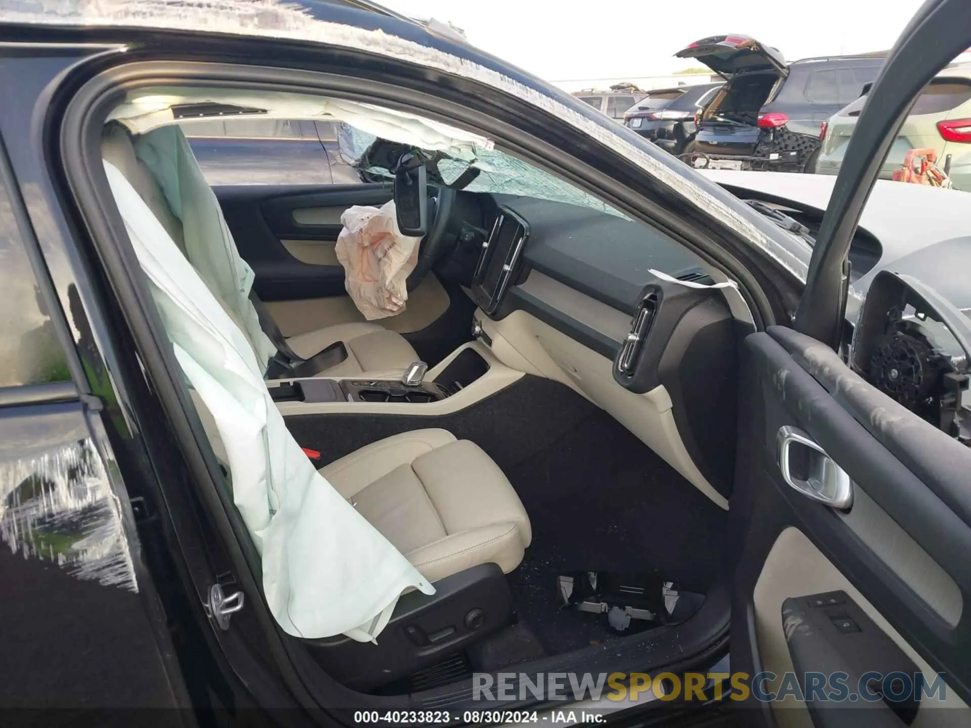 5 Фотография поврежденного автомобиля YV4L12UW6P2983721 VOLVO XC40 2023